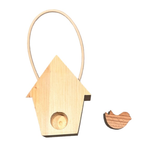 Hobby Lobby Wooden Bird House Craft - Picture 1 of 2